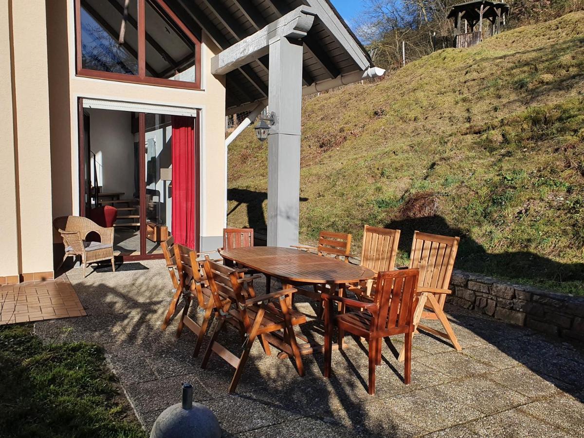 Grosses Ferienhaus Sauerburgblick Sauerthal Luaran gambar